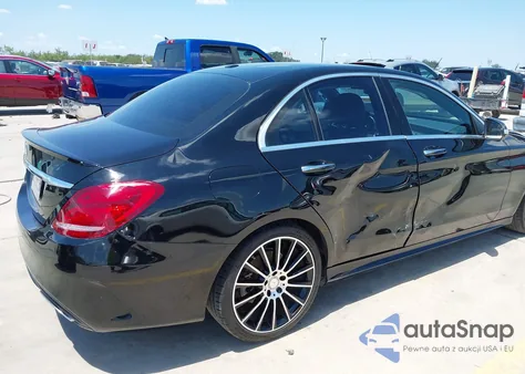 2015 Mercedes-Benz C 300 Sport из США, поврежденный, VIN 55SWF4JB9FU090712